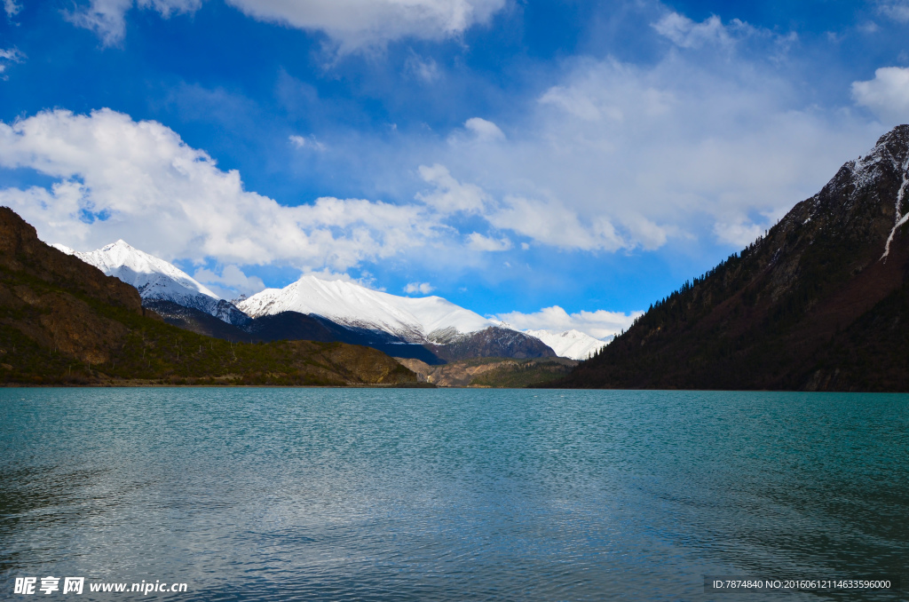 然乌湖是西藏东部最大的湖泊