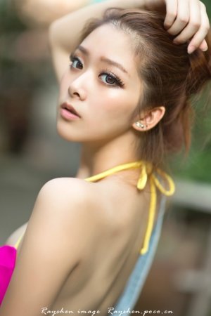 街角美女小炎